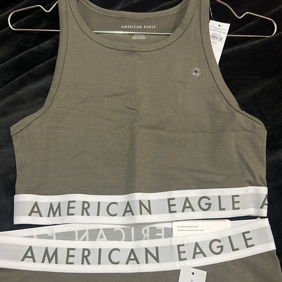 NWT TWO PIECE MATCHING CROP TOP AND BIKE SHORTS AMERICAN EAGLE OUTFITTERS medium - Picture 3 of 3